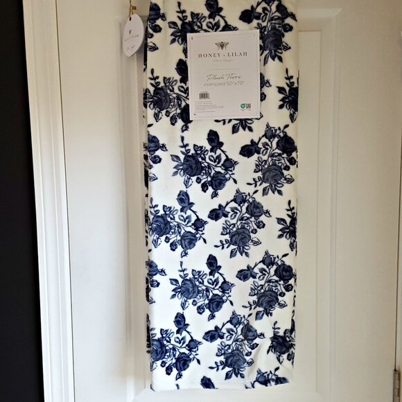 NEW! TOILE FLORAL ULTRA PLUSH THROW BLANKET - Picture 5 of 5